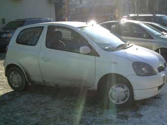 2001 Toyota Vitz Photos