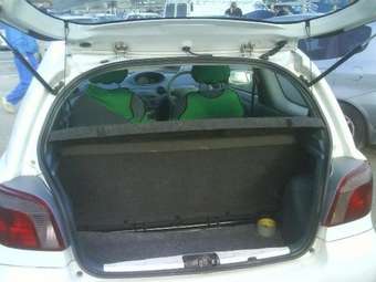 2001 Toyota Vitz Photos