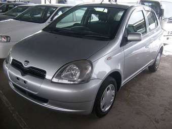 2001 Toyota Vitz Photos