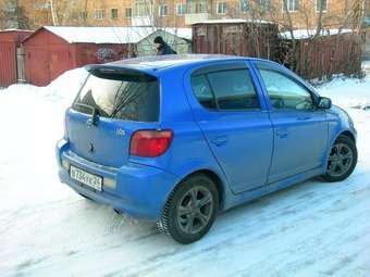 2001 Toyota Vitz Photos