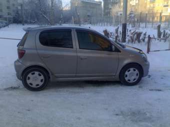 2001 Toyota Vitz Pics