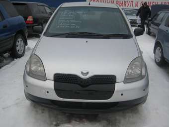2001 Toyota Vitz Pics