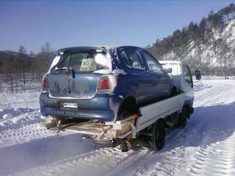 2001 Toyota Vitz Photos