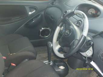 2001 Toyota Vitz Pictures