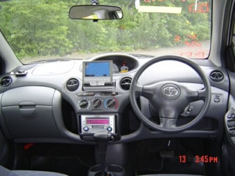 2002 Toyota Vitz