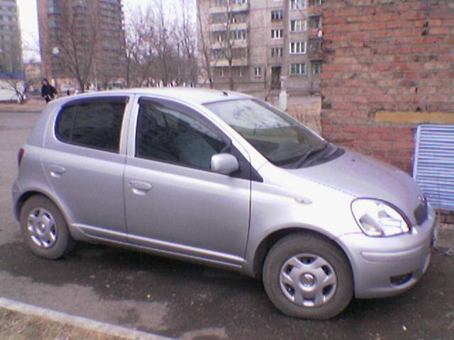 2002 Toyota Vitz