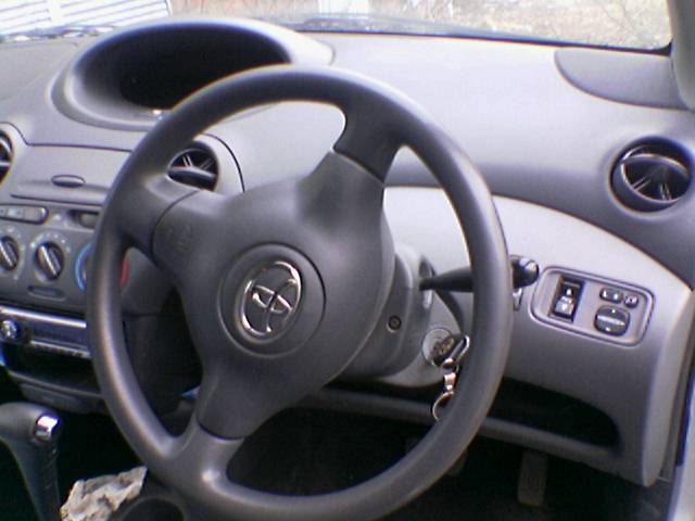 2002 Toyota Vitz