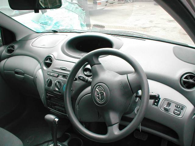 2002 Toyota Vitz