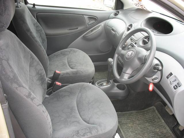 2002 Toyota Vitz