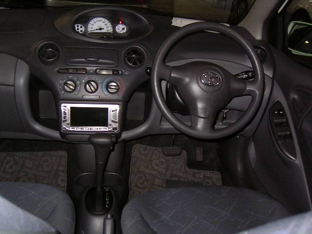 2002 Toyota Vitz