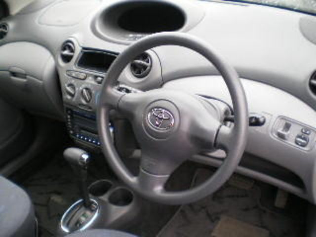 2002 Toyota Vitz
