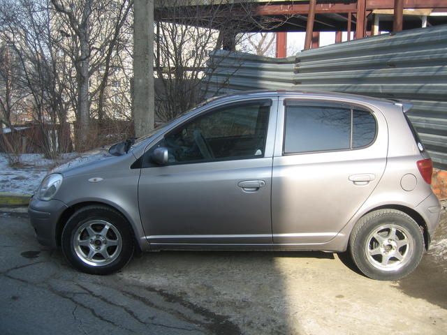 2002 Toyota Vitz