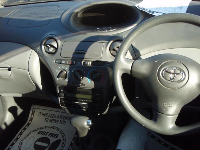 2002 Toyota Vitz