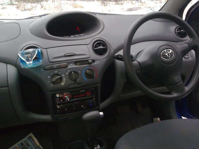 2002 Toyota Vitz
