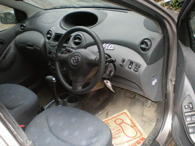 2002 Toyota Vitz