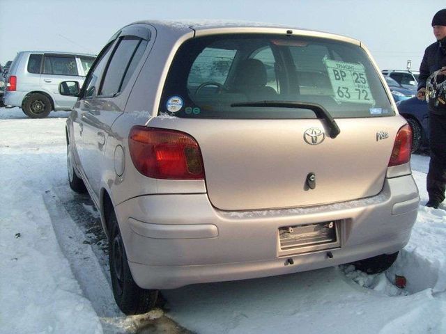 2002 Toyota Vitz
