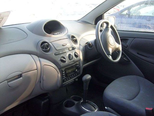 2002 Toyota Vitz