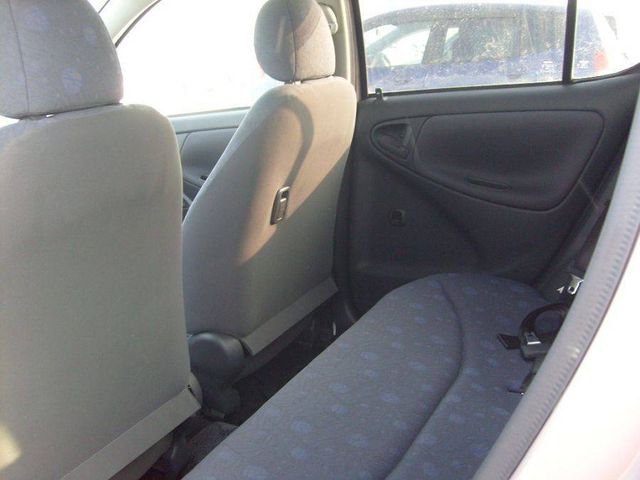 2002 Toyota Vitz