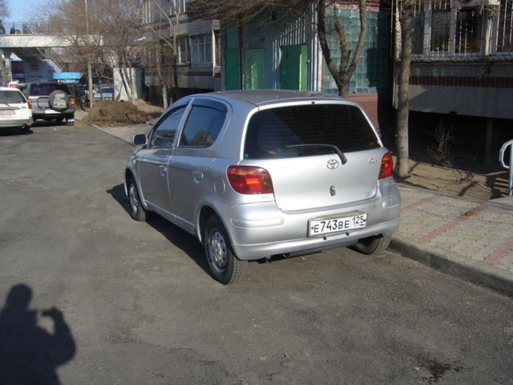 2002 Toyota Vitz