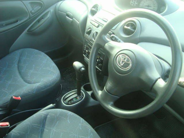 2002 Toyota Vitz