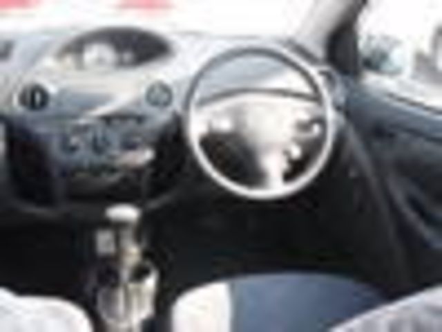 2002 Toyota Vitz