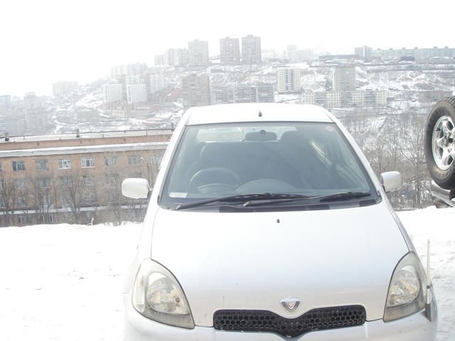 2002 Toyota Vitz