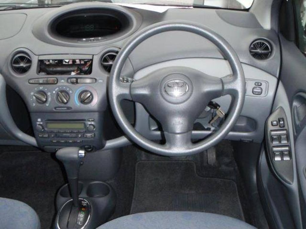 2002 Toyota Vitz