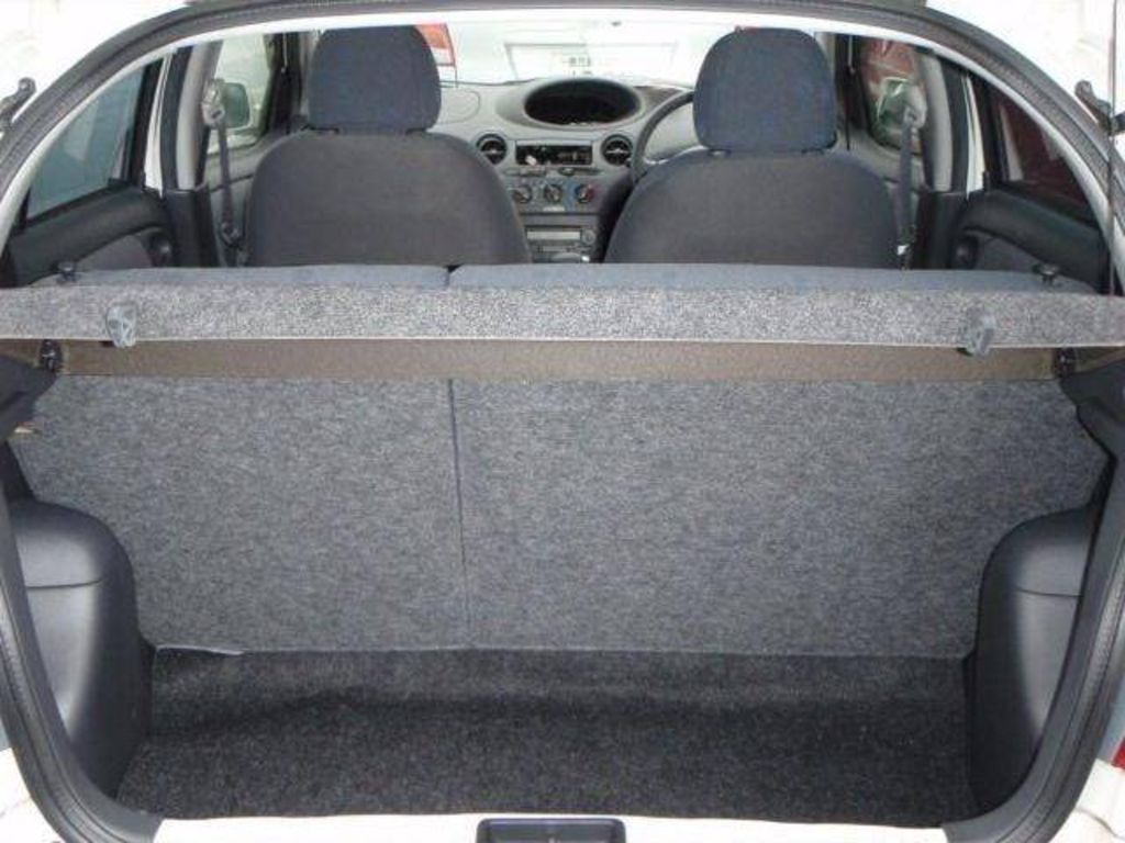 2002 Toyota Vitz