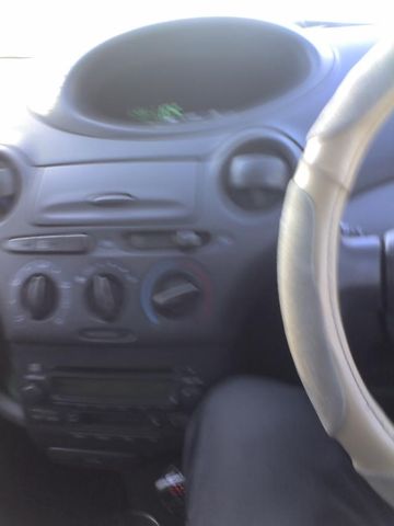 2002 Toyota Vitz