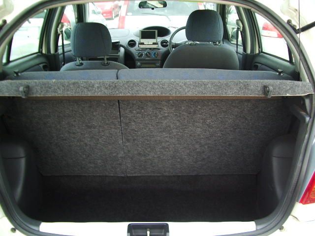 2002 Toyota Vitz