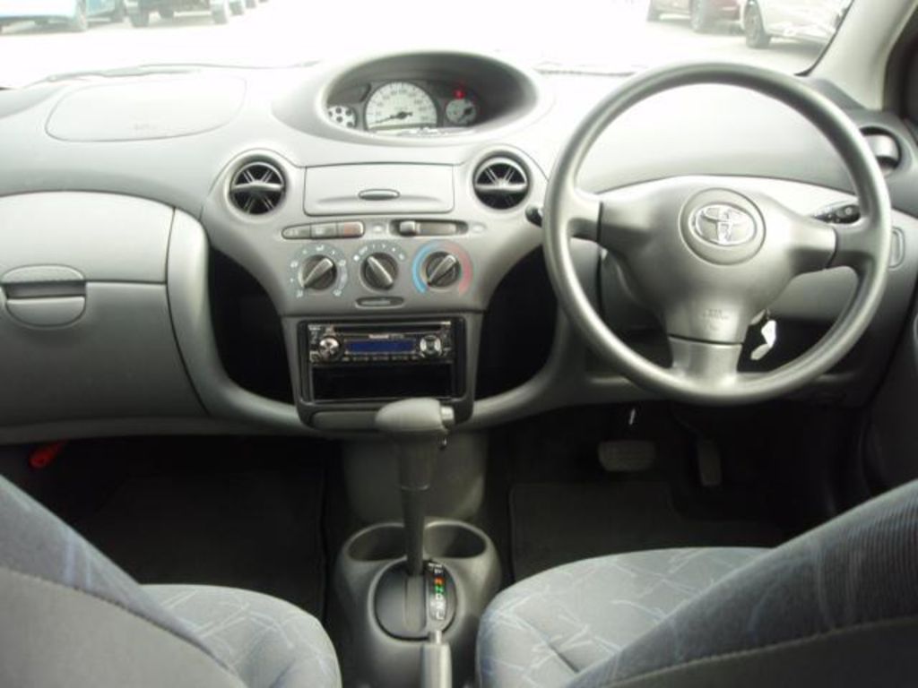 2002 Toyota Vitz
