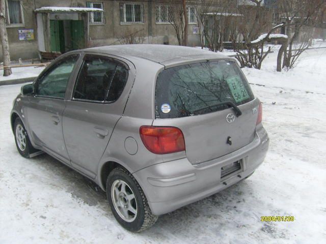 2002 Toyota Vitz