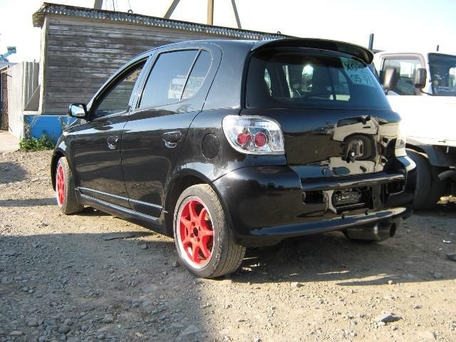 2002 Toyota Vitz