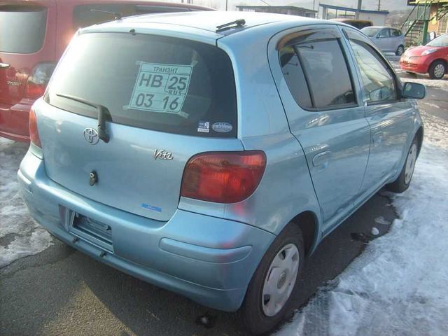 2002 Toyota Vitz