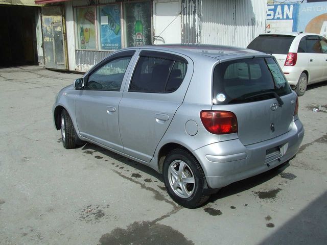 2002 Toyota Vitz