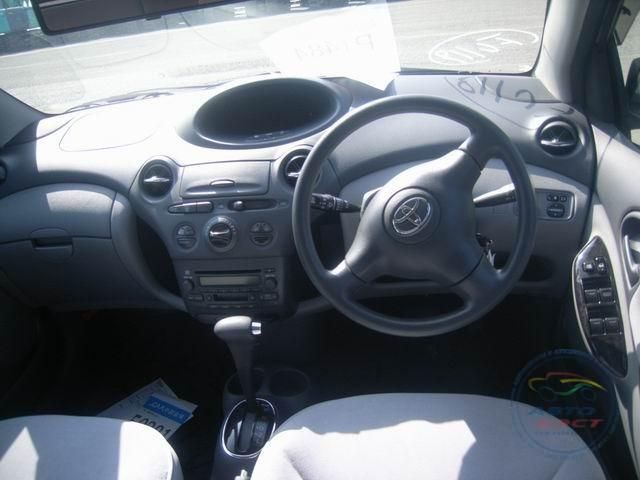 2002 Toyota Vitz