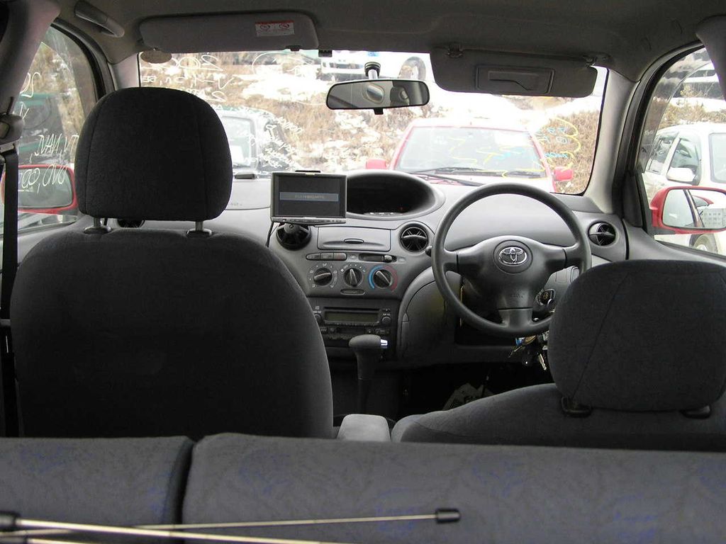 2002 Toyota Vitz