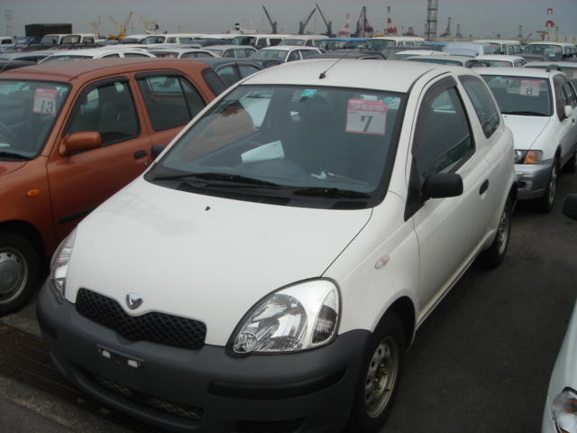 2002 Toyota Vitz Pictures