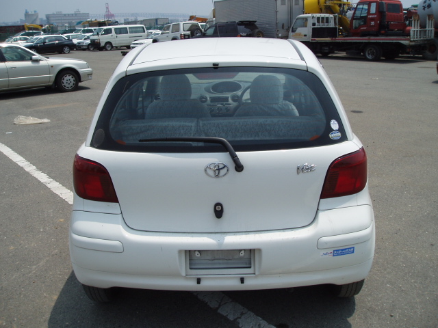 2002 Toyota Vitz Pictures