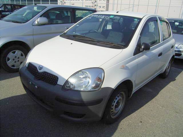 2002 Toyota Vitz Pics