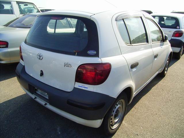 2002 Toyota Vitz Pictures