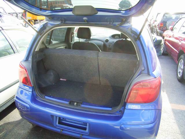 2002 Toyota Vitz Pictures