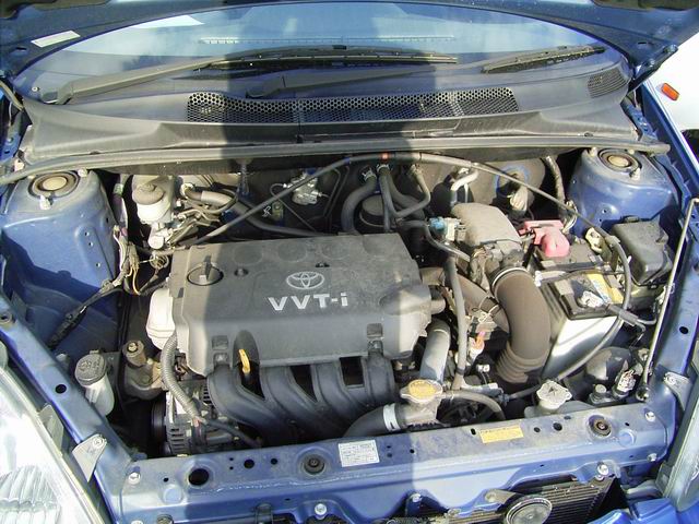 2002 Toyota Vitz Pictures