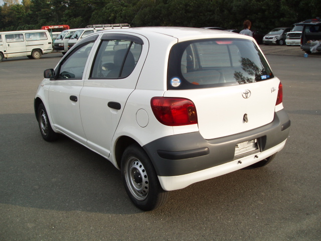 2002 Toyota Vitz Pictures