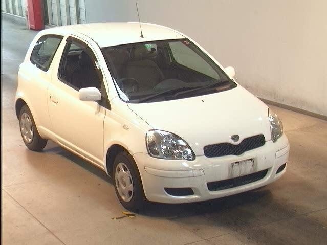 2002 Toyota Vitz Images