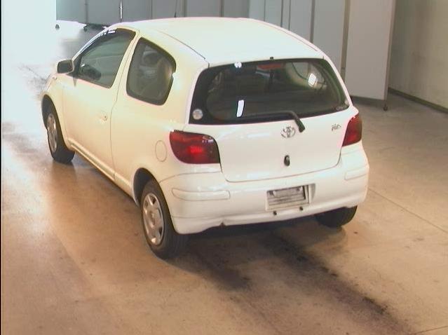 2002 Toyota Vitz Pictures