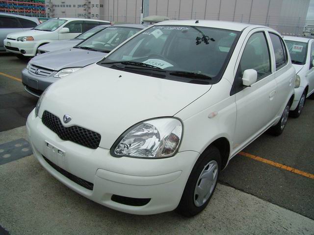 2002 Toyota Vitz Pictures