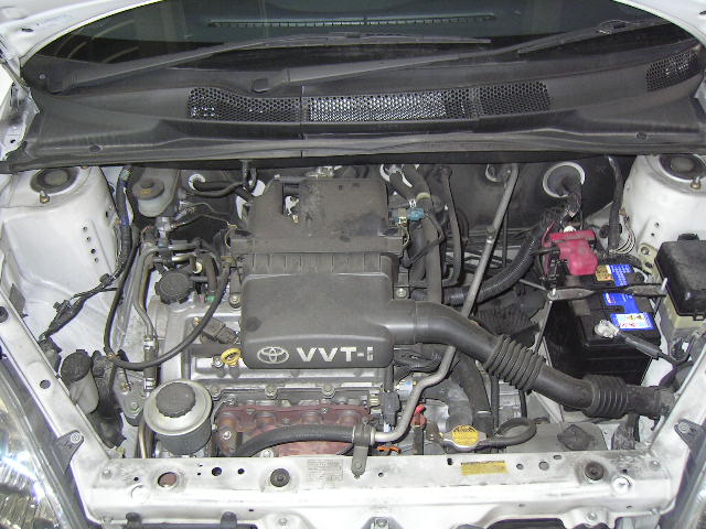 2002 Toyota Vitz Pictures