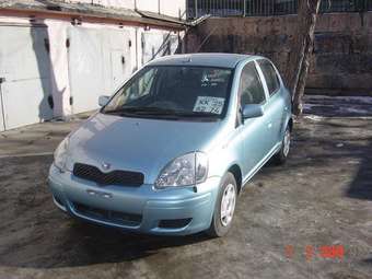 2002 Toyota Vitz Photos