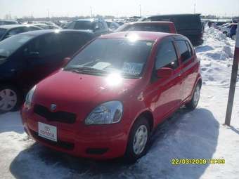 2002 Toyota Vitz Photos